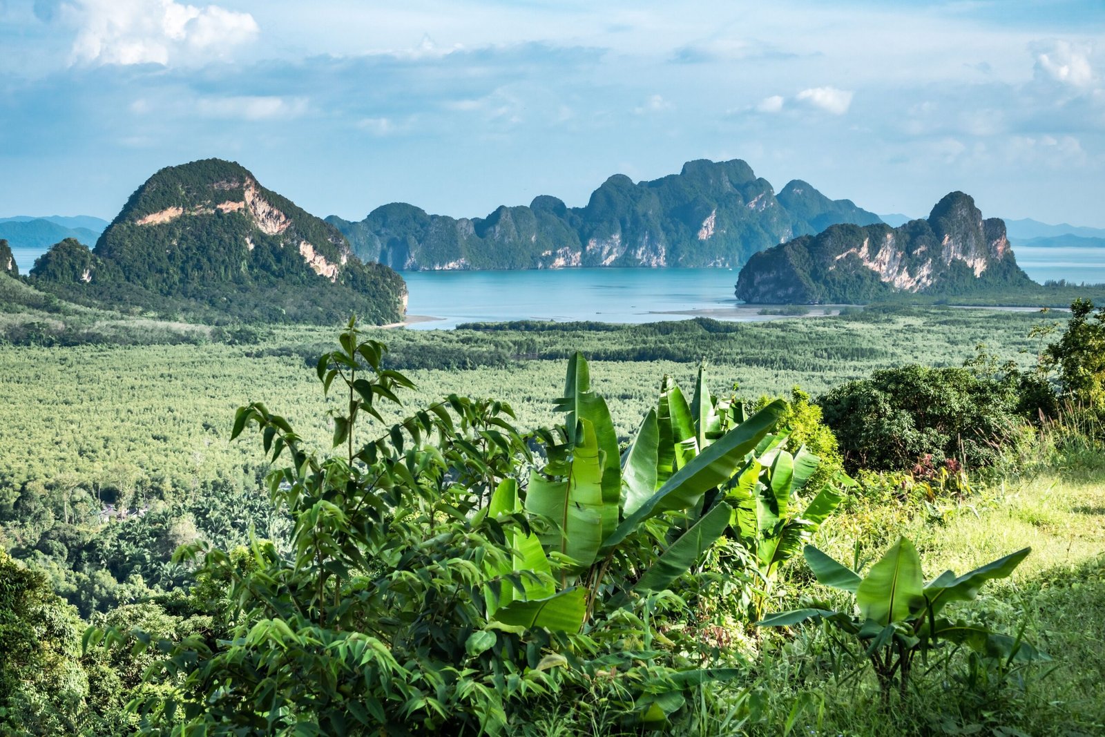 Six Senses Yao Noi cliffside infinity pool representing the best resorts with private pools over Phang Nga Bay